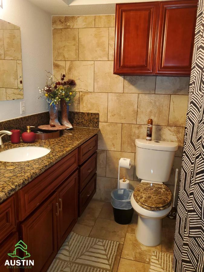 Austin Uncommon Room Rentals Bagian luar foto