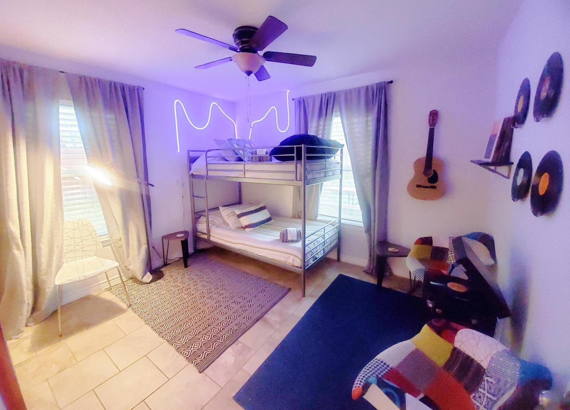 Austin Uncommon Room Rentals Bagian luar foto